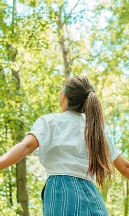 On estime que 70 % des maladies non transmissibles, telles que les cancers, les maladies neurodégénératives ou les pathologies cardiovasculaires trouveraient majoritairement leur origine dans l’environnement.