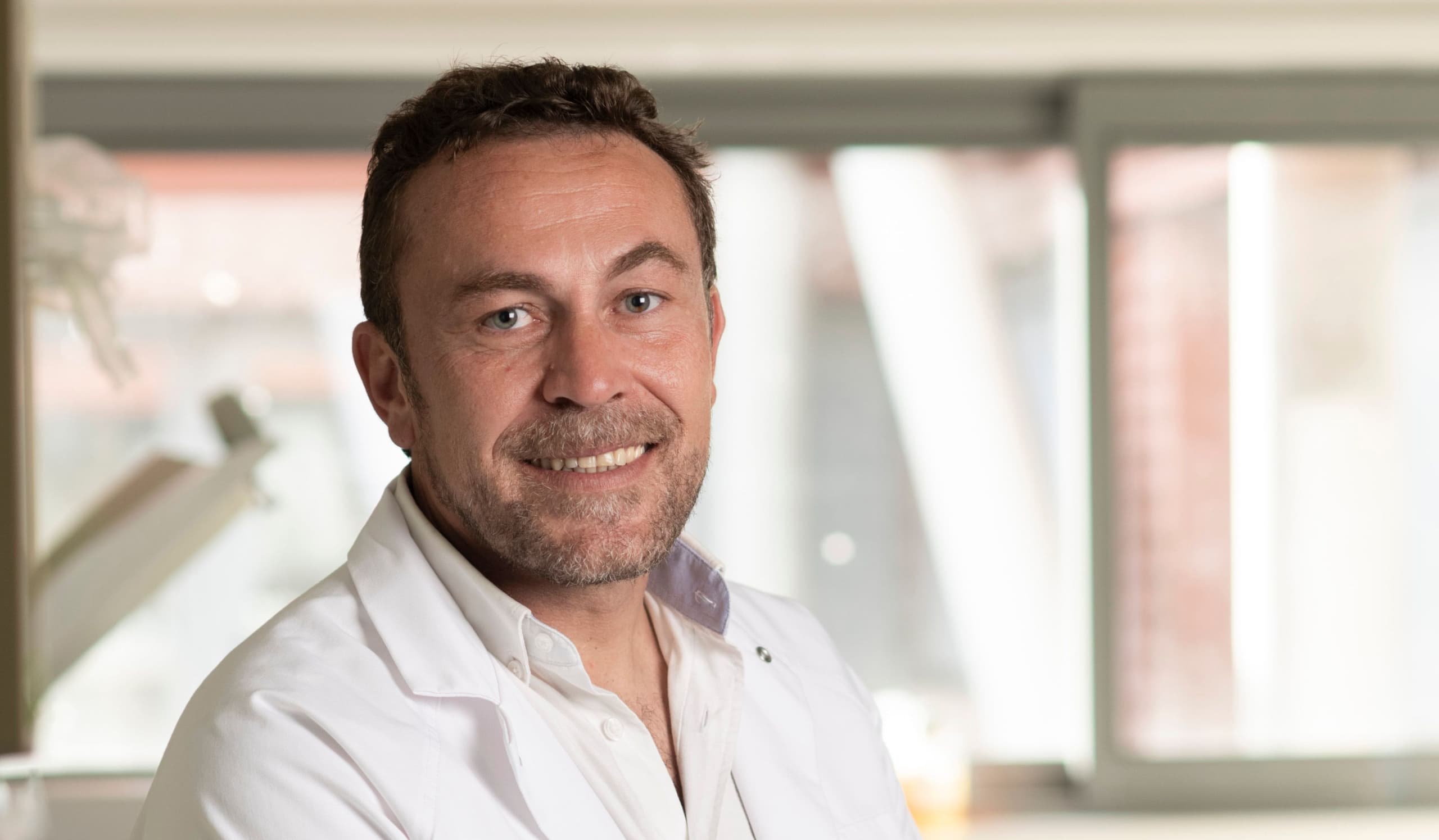 Portrait du chercheur Laurent Yvan-Charvet, lauréat 2024 du Prix Jean-Paul Binet de la FRM